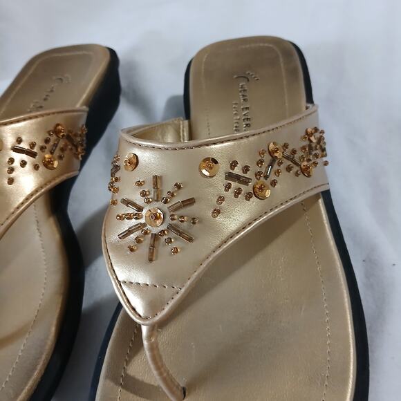 Wear Ever Bare Traps Bongo size 8M gold thong sandals bead and sequin accents - Picture 15 of 16